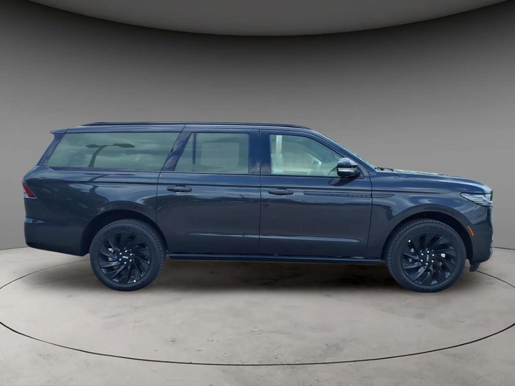 2027 Lincoln Navigator L Reserve