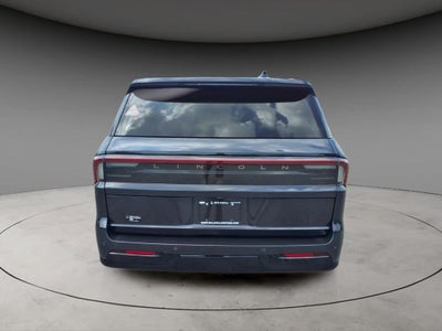 2027 Lincoln Navigator L Reserve
