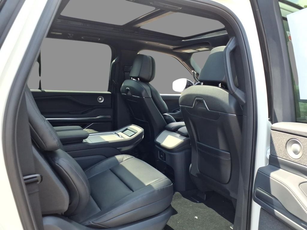 2027 Lincoln Navigator L Reserve