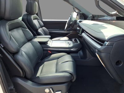 2027 Lincoln Navigator L Reserve