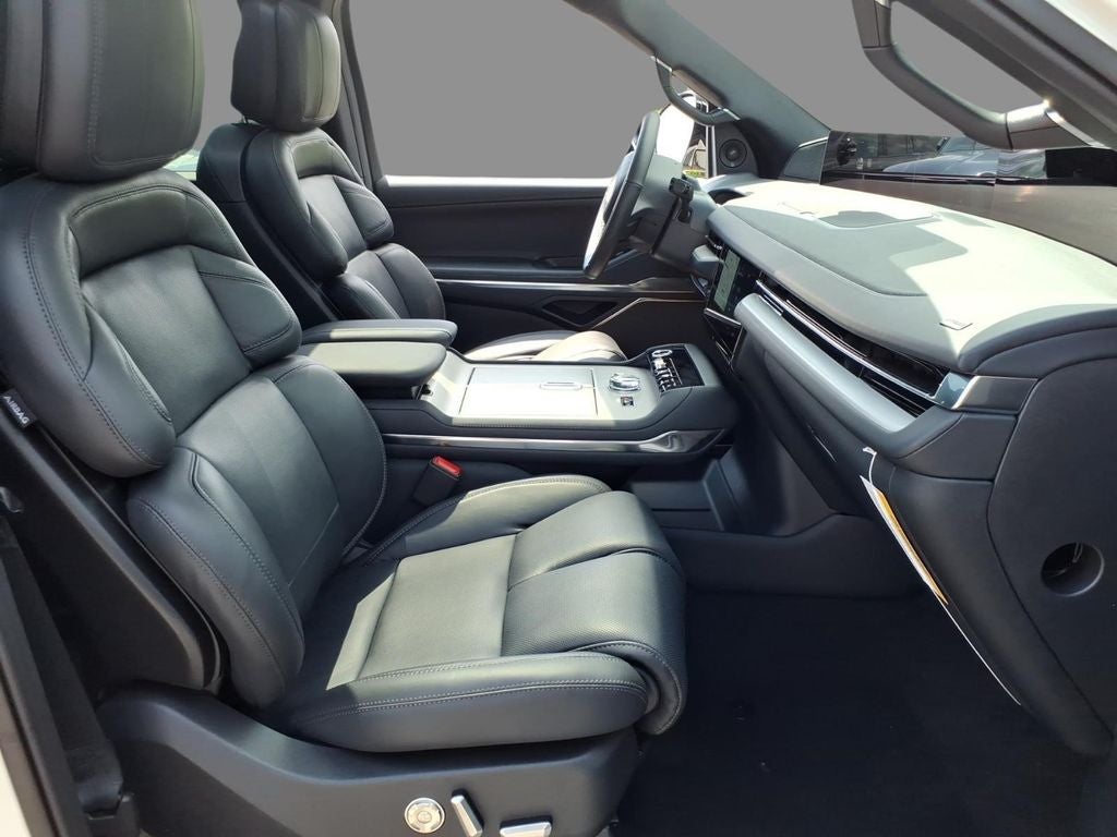 2027 Lincoln Navigator L Reserve