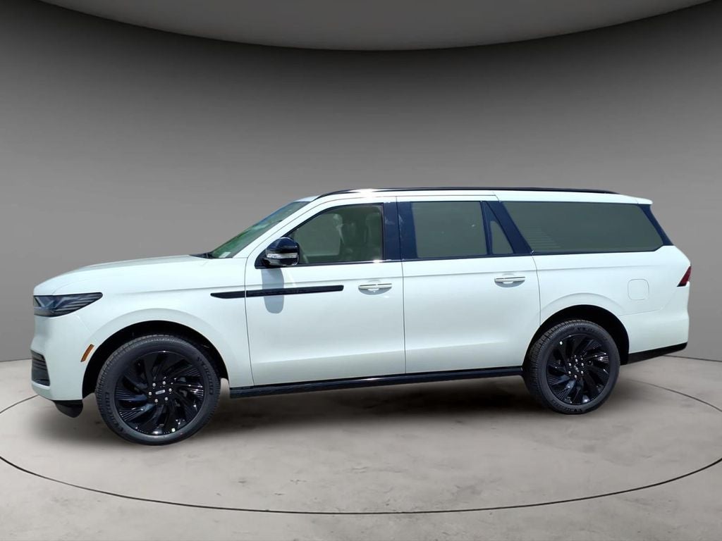 2027 Lincoln Navigator L Reserve