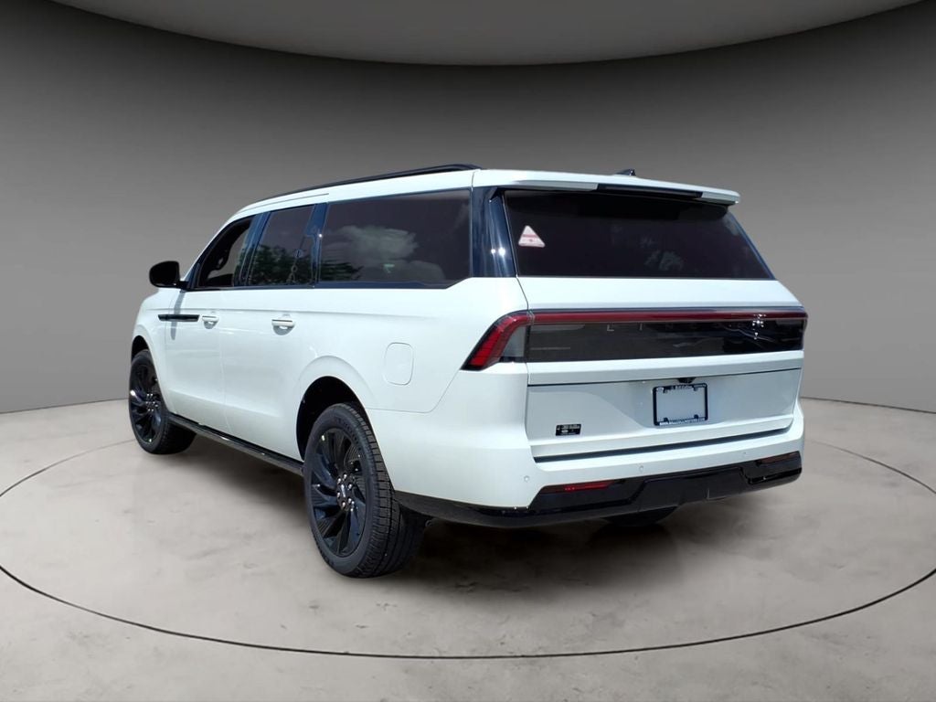 2027 Lincoln Navigator L Reserve