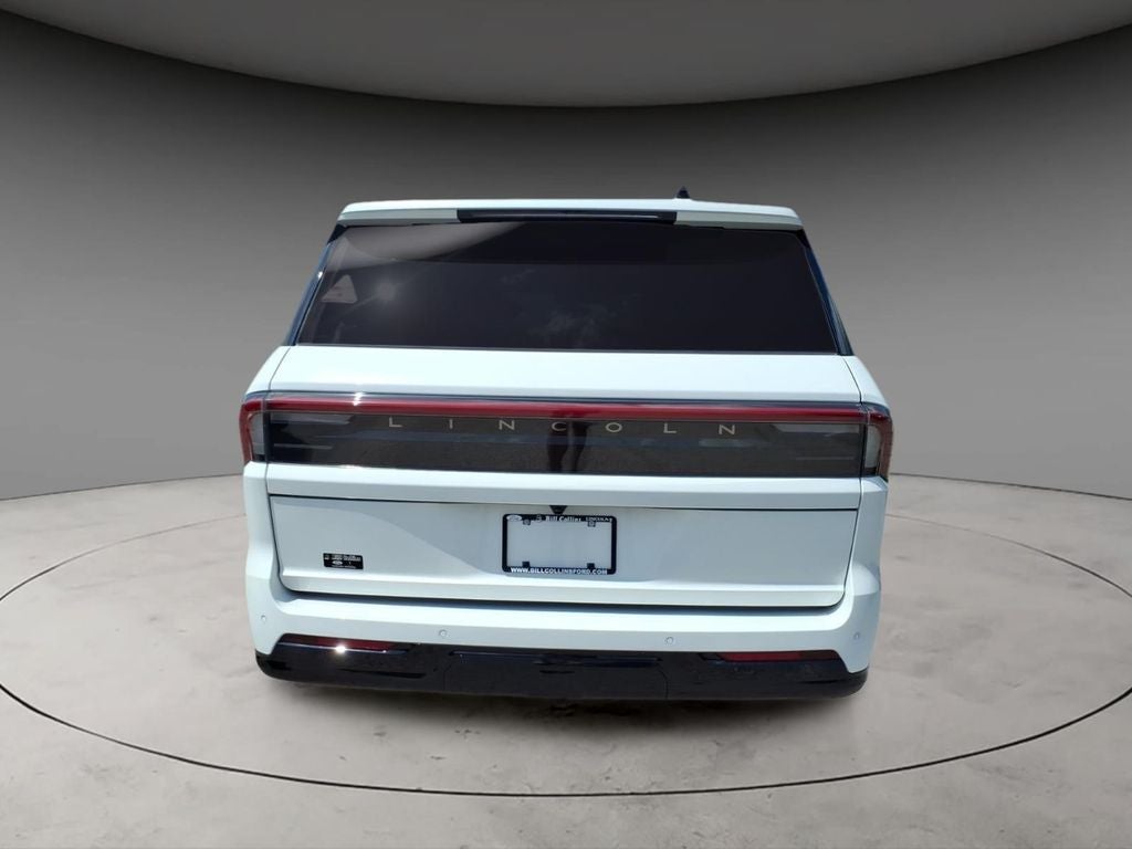 2027 Lincoln Navigator L Reserve