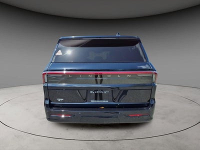 2027 Lincoln Navigator L Reserve