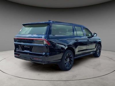 2027 Lincoln Navigator L Reserve