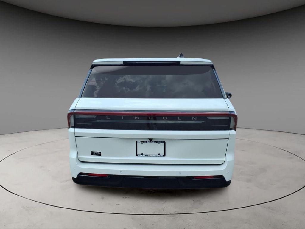 2027 Lincoln Navigator L Premiere