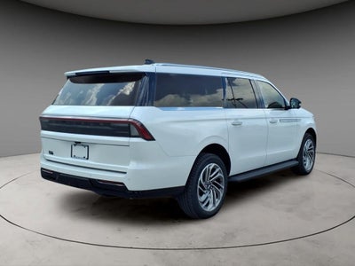 2027 Lincoln Navigator L Premiere