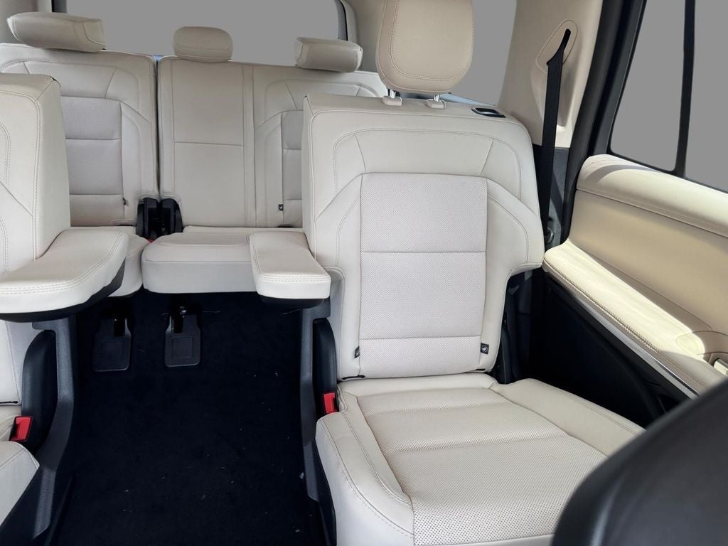2027 Lincoln Navigator L Premiere
