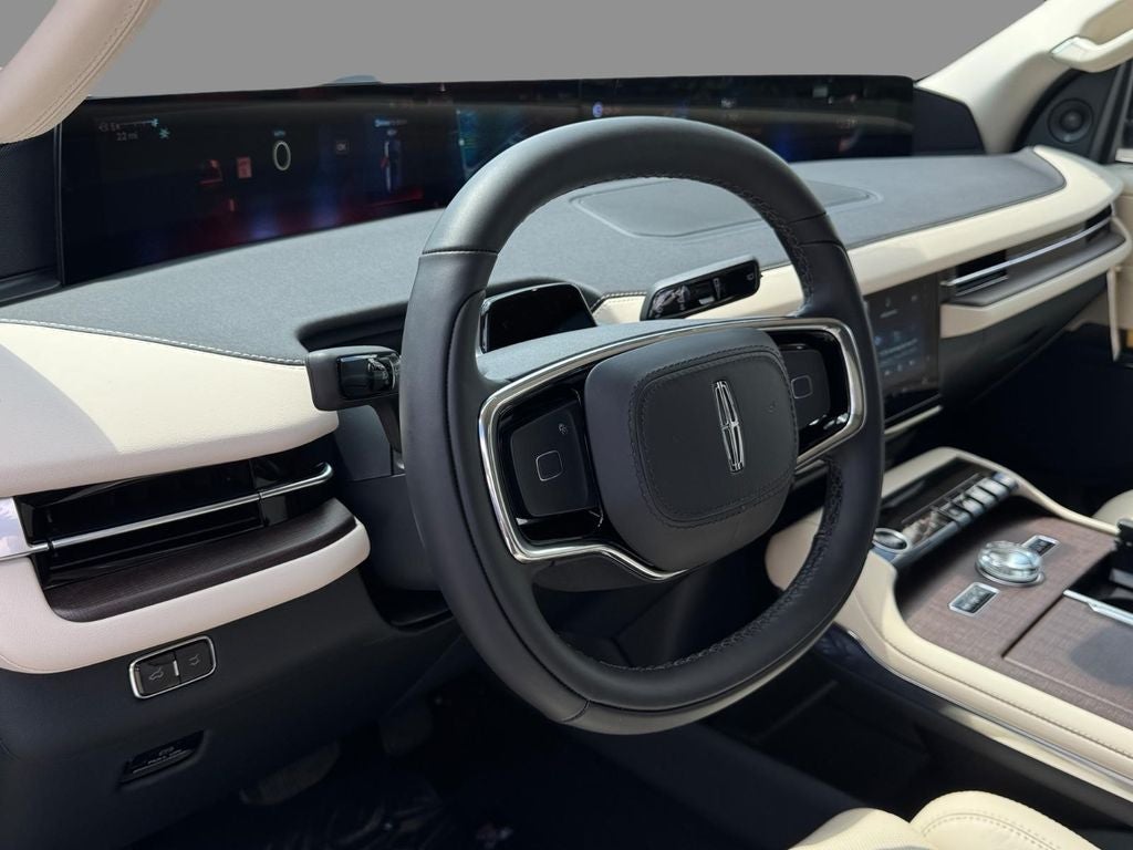 2027 Lincoln Navigator L Premiere