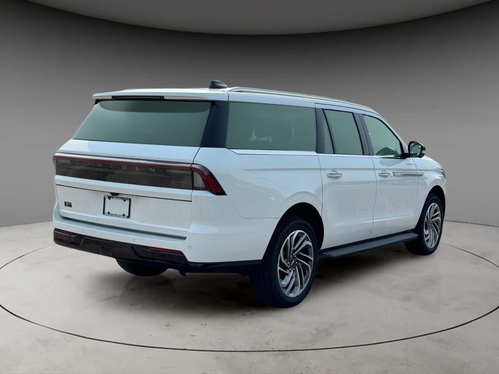 2027 Lincoln Navigator L Premiere