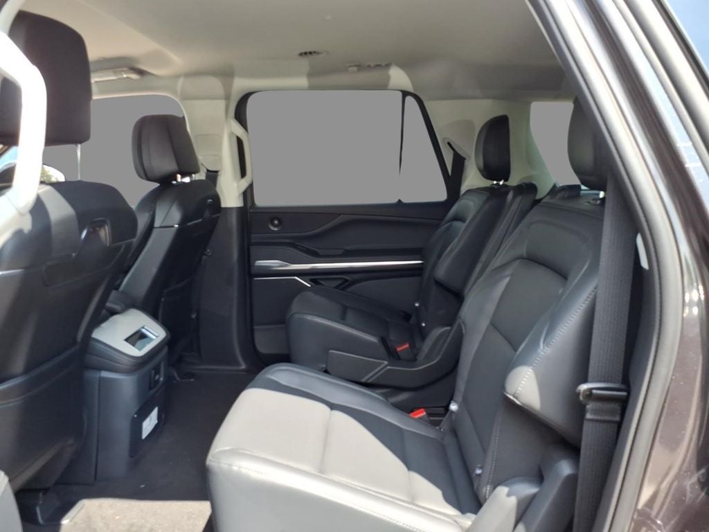 2027 Lincoln Navigator L Premiere