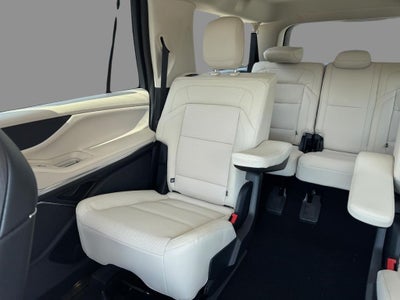 2027 Lincoln Navigator L Premiere