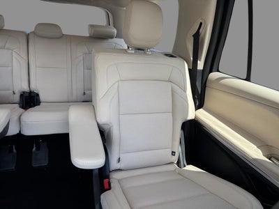 2027 Lincoln Navigator L Premiere