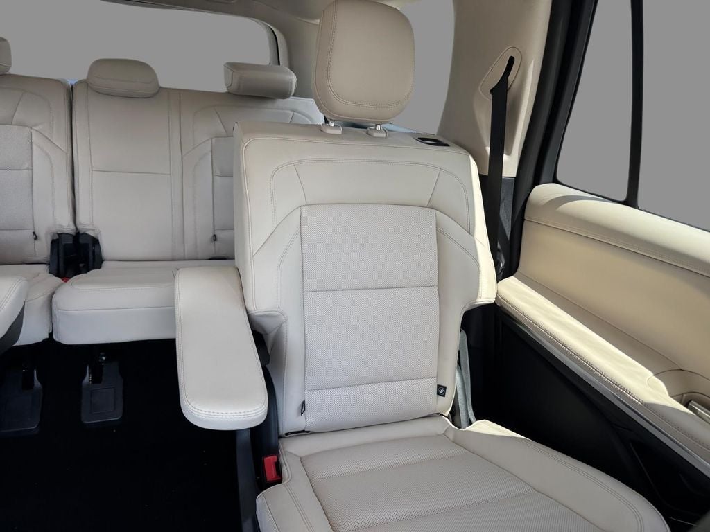2027 Lincoln Navigator L Premiere