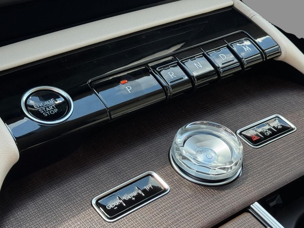 2027 Lincoln Navigator L Premiere