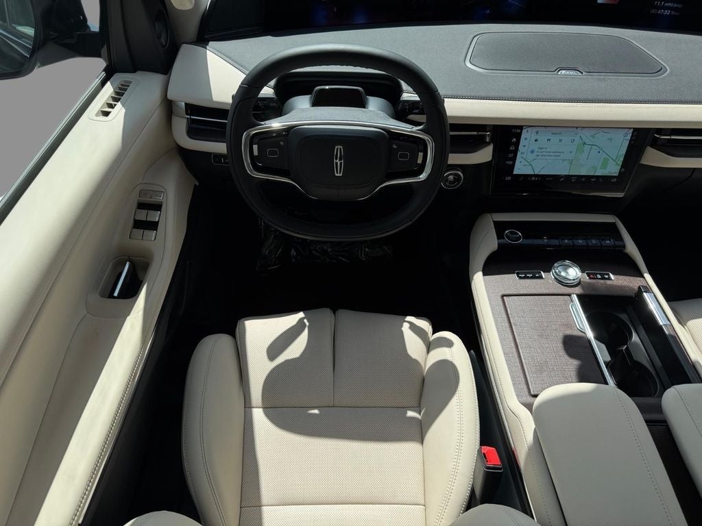 2027 Lincoln Navigator L Premiere