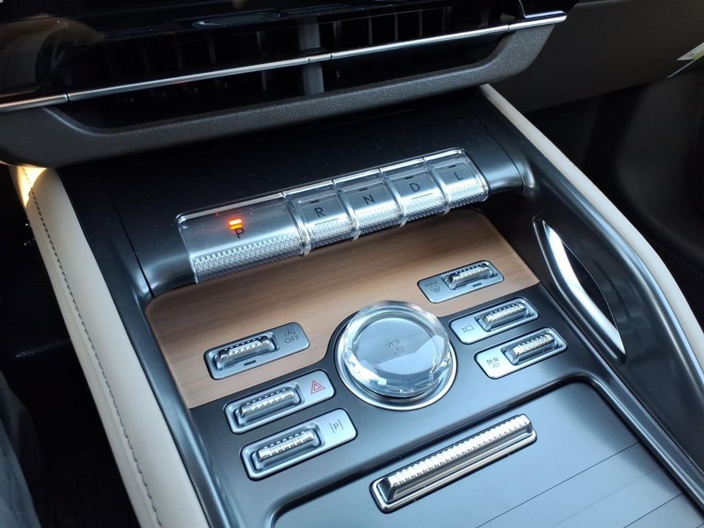 2025 Lincoln Nautilus Reserve