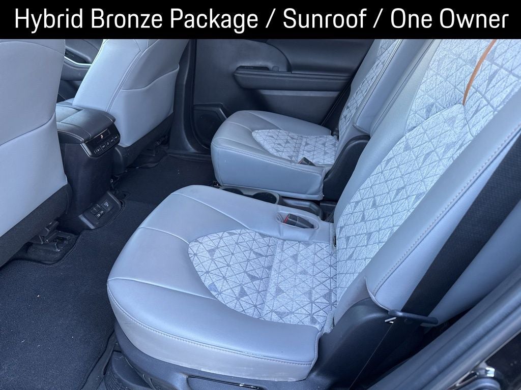 2023 Toyota Highlander Hybrid Bronze Edition