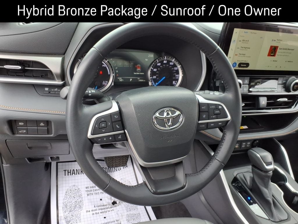 2023 Toyota Highlander Hybrid Bronze Edition