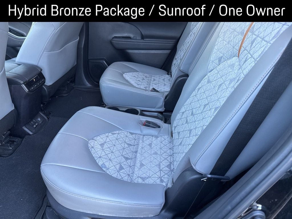 2023 Toyota Highlander Hybrid Bronze Edition