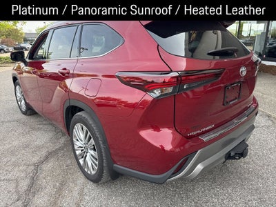 2025 Toyota Highlander Hybrid Platinum