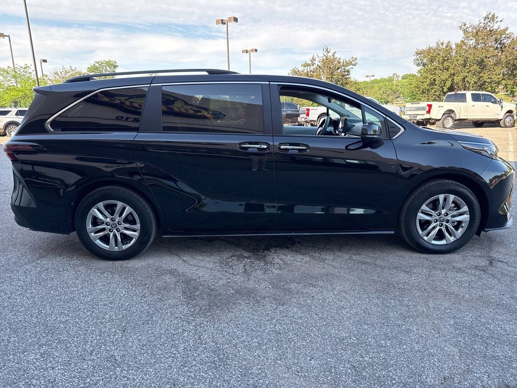 2026 Toyota Sienna XLE 7 Passenger