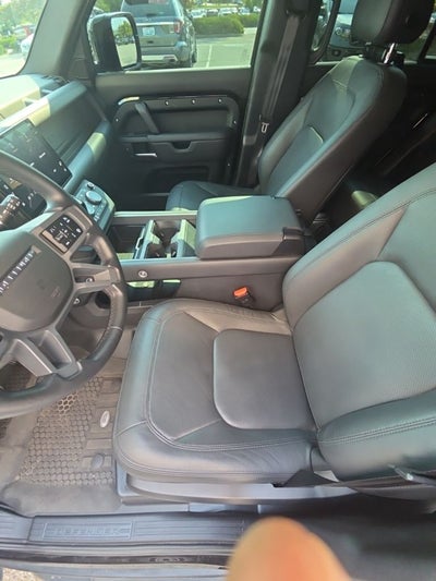 2025 Land Rover Defender 110 X-Dynamic SE