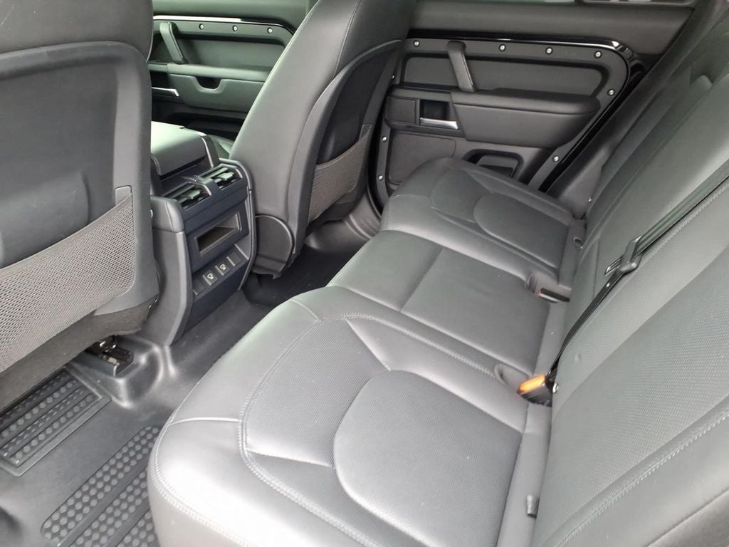 2025 Land Rover Defender 110 X-Dynamic SE