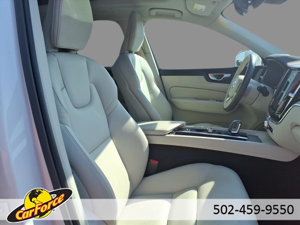 2023 Volvo XC60 B5 Plus Bright Theme