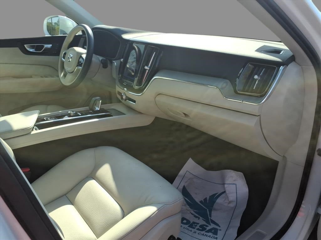 2023 Volvo XC60 B5 Plus Bright Theme
